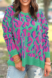 Relaxed drop-shoulder ribbed sweater in bold abstract print
