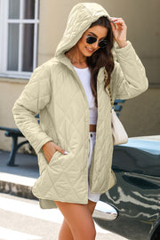 Casual beige quilted coat with pockets and long sleeves