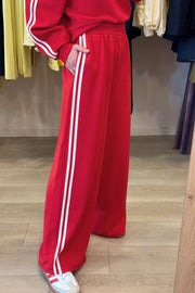 Elastic-waist sweatpants with roomy relaxed cut from the varsity striped set