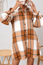 Ruffled long sleeves on plaid collared mini dress
