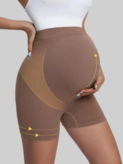 Maternity yoga shorts with ribbed lightweight fabric