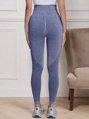 Maternity leggings with abdominal support for prenatal workouts