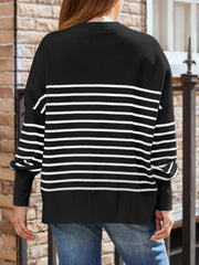 Loose crew neck pullover sweater with roomy bat sleeves