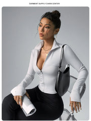Women's sports jacket with full-length sleeves for autumn layering
