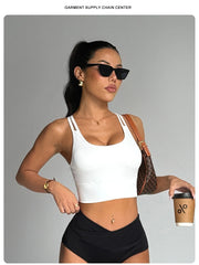 Maanga sports bra with smooth wrinkle-style finish