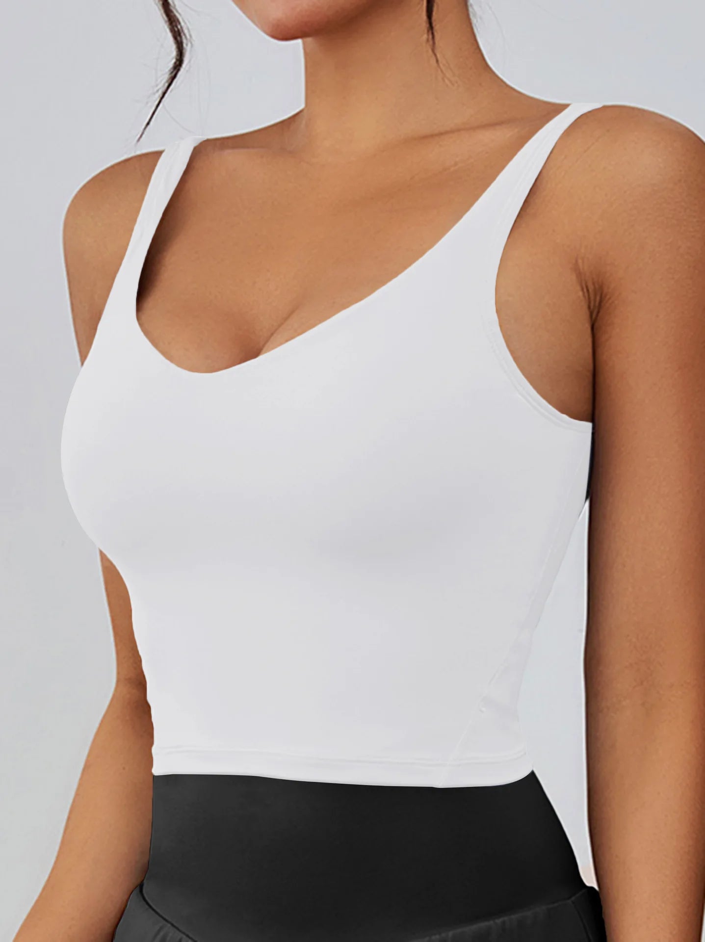 Women's Breathable High Support Yoga Sports Bra With Removable Chest Pads Lightweight Sleeveless Tank Tops for Workout Running
