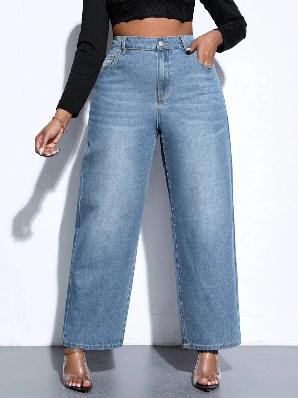 Plus Size Wide-Leg Denim Jeans in blue for year-round wear