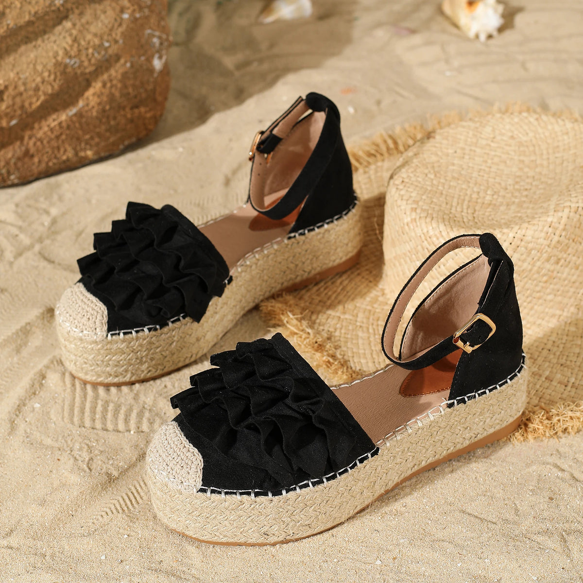 Maanga black fisherman platform sandals for summer style