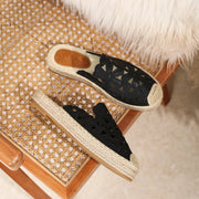 Lightweight round-toe straw sandals for summer vacation strolls