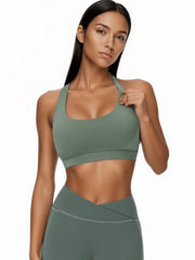 Seamless sports bra in breathable lightweight fabric