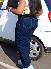 Plus size stretch denim jeans with regular fit and zipper fly