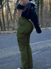 High-rise cargo denim with regular fit through the thigh