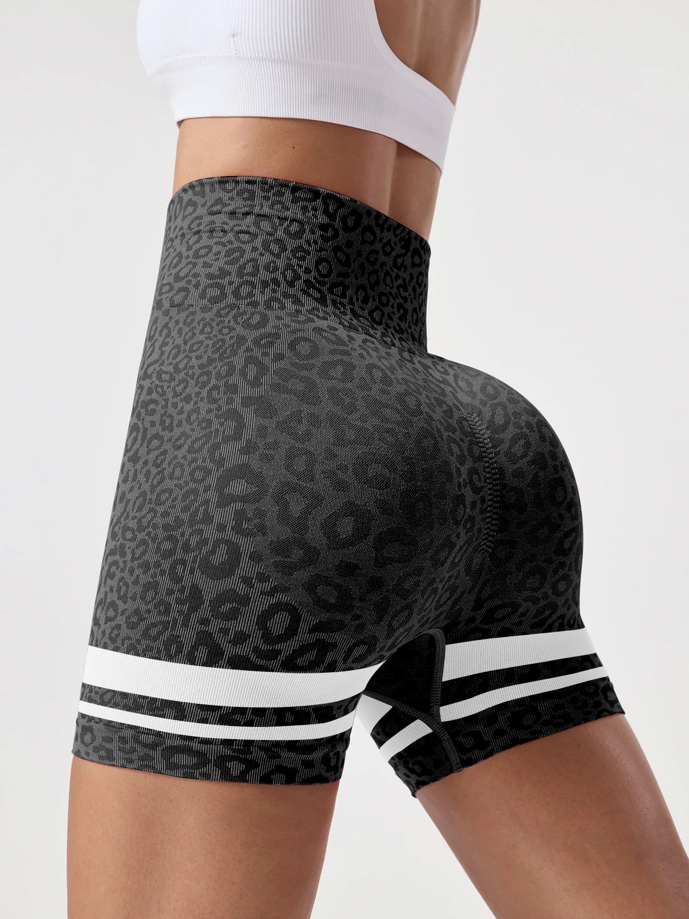 Women's High-Waisted Seamless Yoga Shorts Leopard Print Color-Block Design Elastic Waist for Outdoor Running Spandex/Nylon