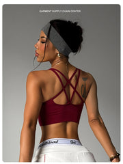 Lightweight seamless sports bra for training and yoga