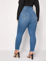 Plus size blue skinny jeans in stretchy denim