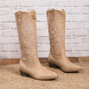 Maanga knee-high boots with grippy rubber outsole