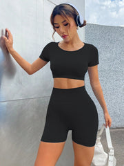 Seamless Yoga Set short-sleeve top with smooth chafe-free build