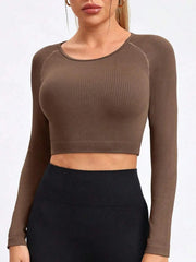 Slim-fit ribbed activewear top for studio and everyday