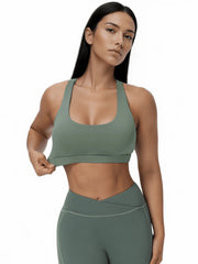 Scoop neck sports bra with solid pattern clean design
