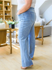 High waisted wide leg jeans with smoothing curvy fit from Maanga