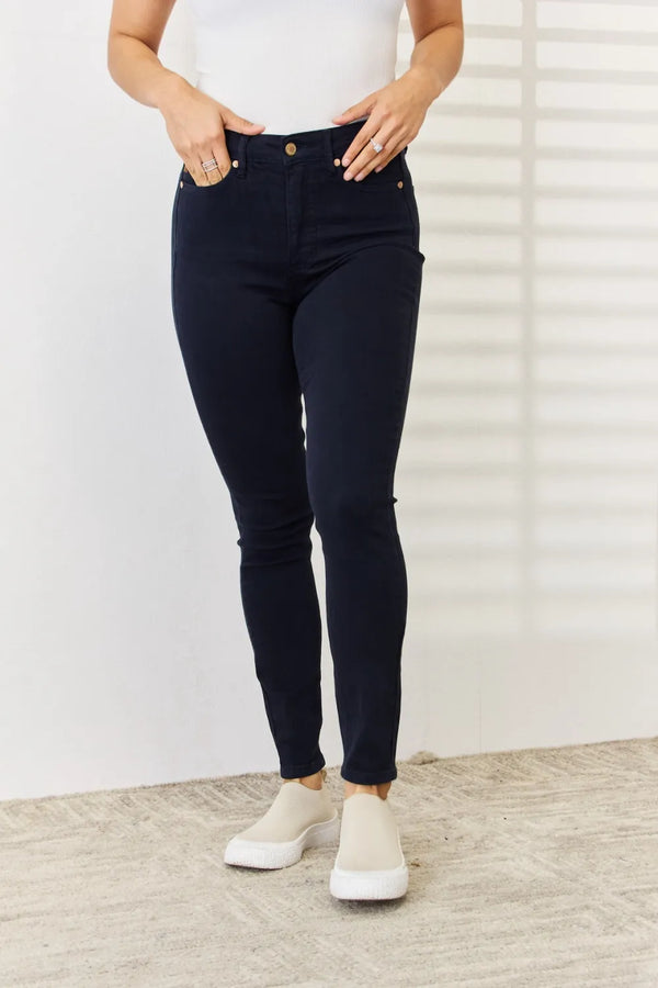 Judy Blue Garment-Dyed Tummy Control Skinny Jeans in Navy